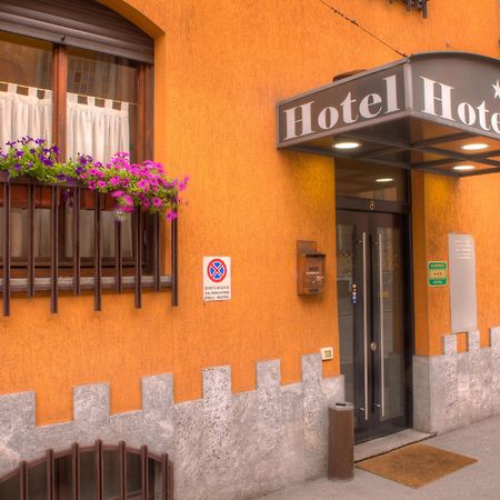 Hotel Ares Milano Eksteriør bilde
