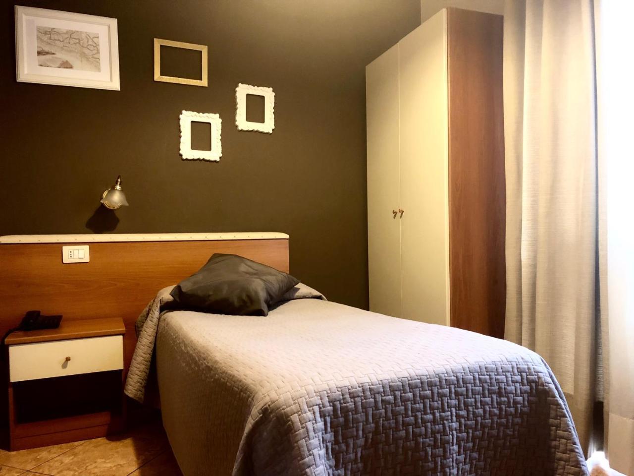 Hotel Ares Milano Eksteriør bilde